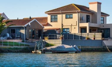 découvrez votre prochaine escapade avec notre sélection de maisons de vacances. que vous recherchiez une retraite tranquille à la montagne ou une villa en bord de mer, nous avons l'endroit idéal pour créer des souvenirs inoubliables en famille ou entre amis.