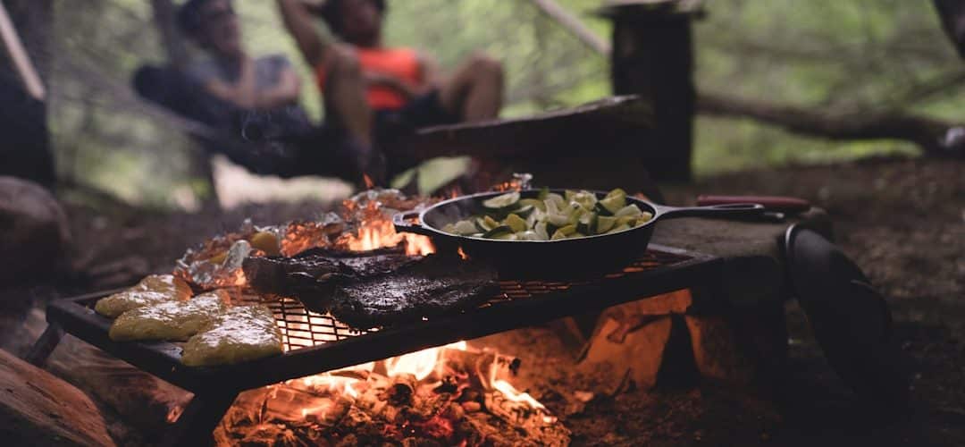 découvrez des recettes délicieuses et économiques avec notre guide sur le budget cooking. apprenez à préparer des plats savoureux sans vous ruiner, tout en maîtrisant l'art de cuisiner avec des ingrédients abordables. idéal pour les familles et les étudiants souhaitant manger bien à petit prix.