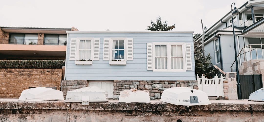 découvrez notre charmante maison de plage, un havre de paix au bord de la mer. profitez de paysages à couper le souffle, d'une décoration chaleureuse et d'activités nautiques à proximité. parfait pour des vacances relaxantes en famille ou entre amis.