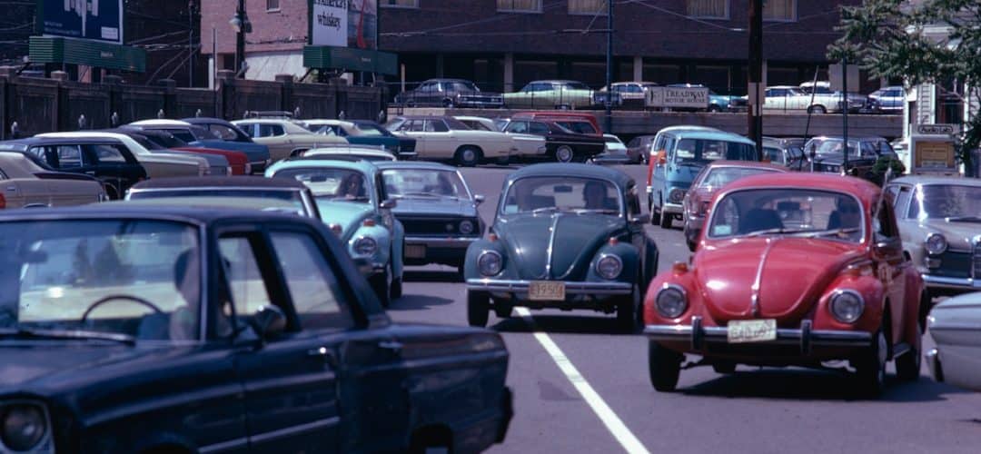 découvrez l'univers fascinant des véhicules vintage, où chaque automobile raconte une histoire unique. plongez dans la nostalgie et l'élégance des designs d'antan, avec des classiques qui captivent les passionnés et les collectionneurs. explorez notre sélection de véhicules anciens, de leurs caractéristiques remarquables à leur impact sur l'histoire de l'automobile.